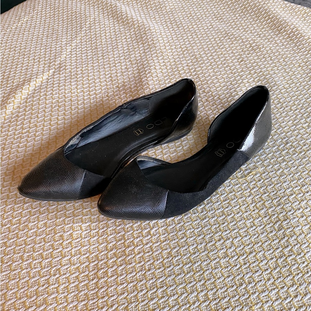 Aldo flats, size 7.5, pointed toe, open side.